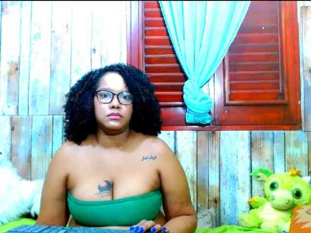 sarahlove16 webcam