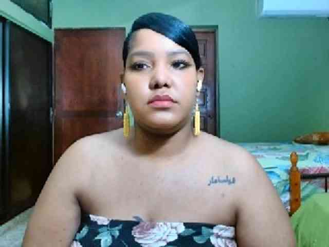 sarahlove16 webcam