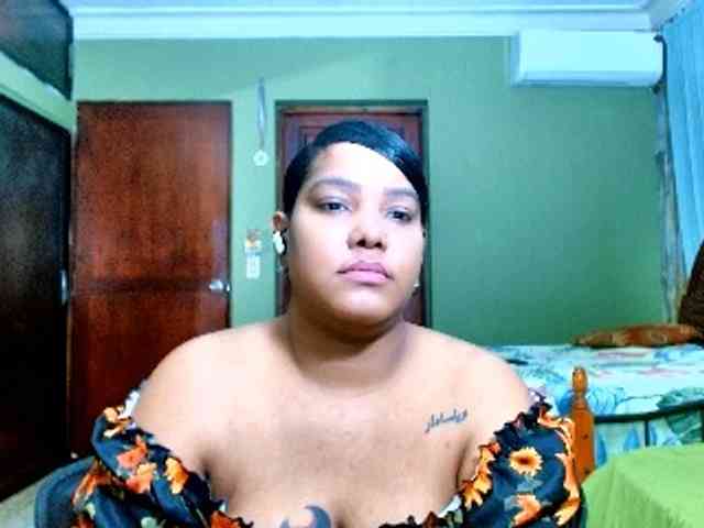 sarahlove16 webcam