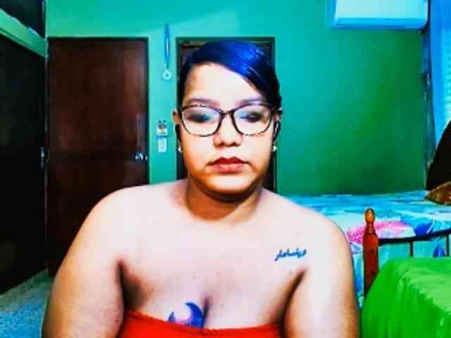 sarahlove16 webcam