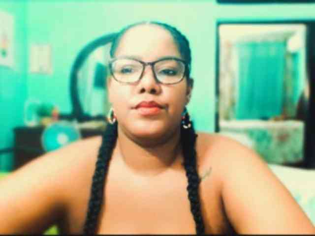 sarahlove16 webcam