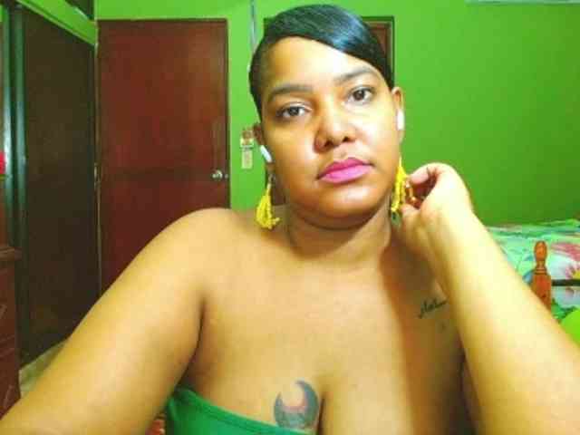 sarahlove16 webcam