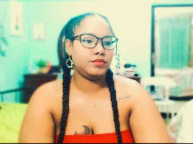 sarahlove16 webcam