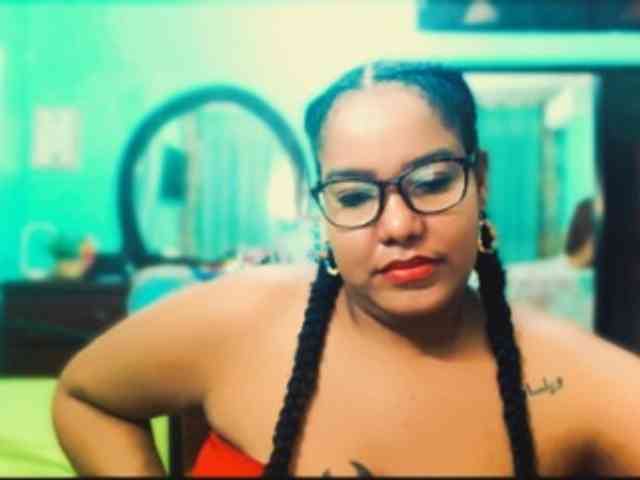 sarahlove16 webcam