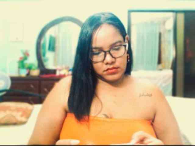 sarahlove16 webcam