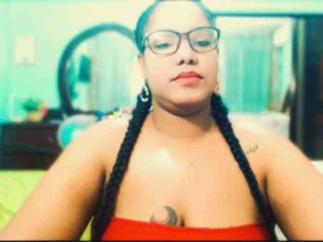 sarahlove16 webcam