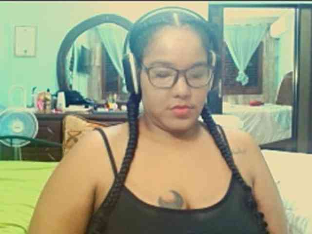 sarahlove16 webcam