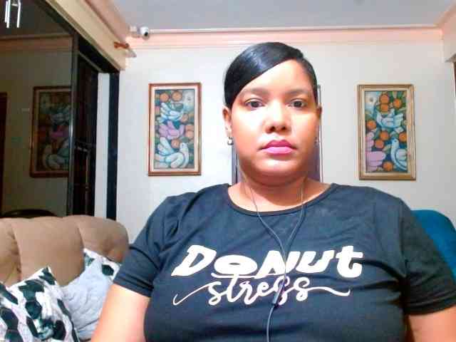 sarahlove16 webcam