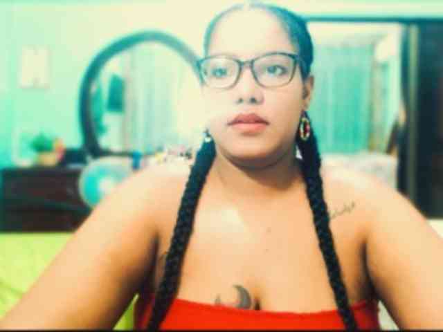 sarahlove16 webcam