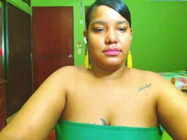 sarahlove16 webcam