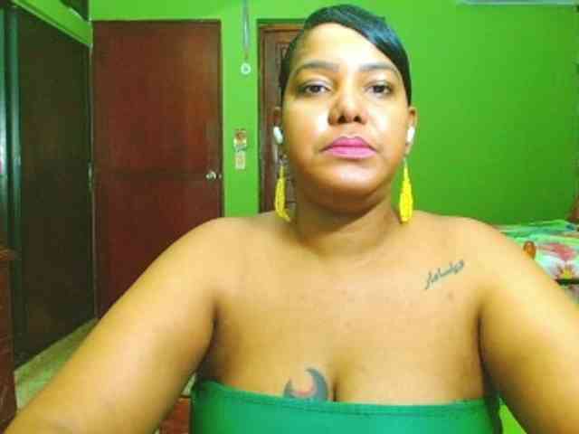 sarahlove16 webcam