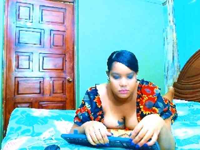 sarahlove16 webcam
