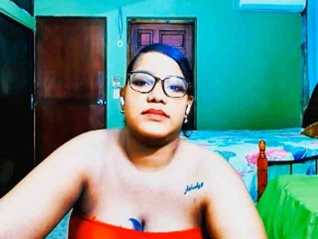 sarahlove16 webcam