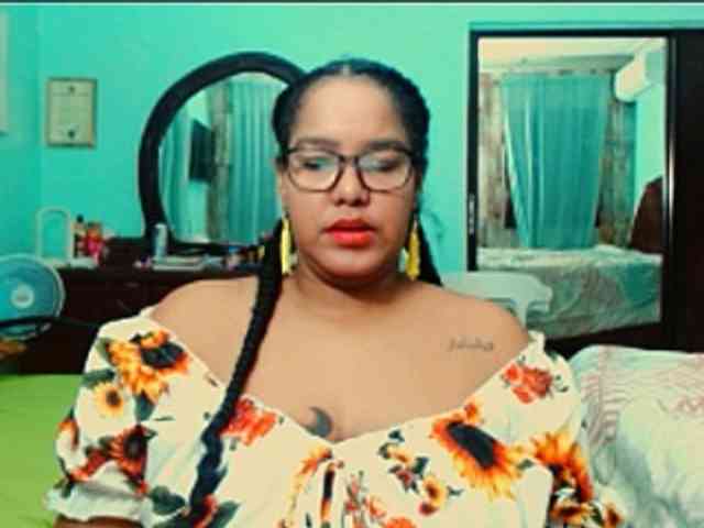 sarahlove16 webcam