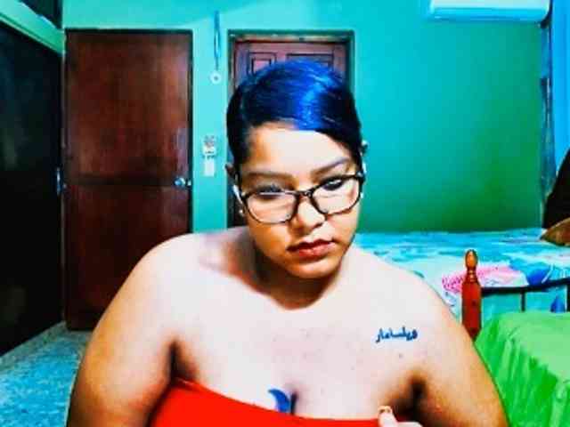 sarahlove16 webcam
