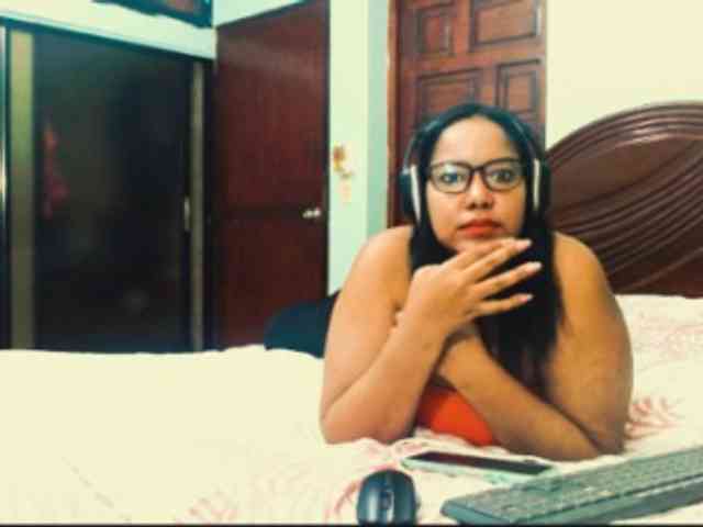 sarahlove16 webcam