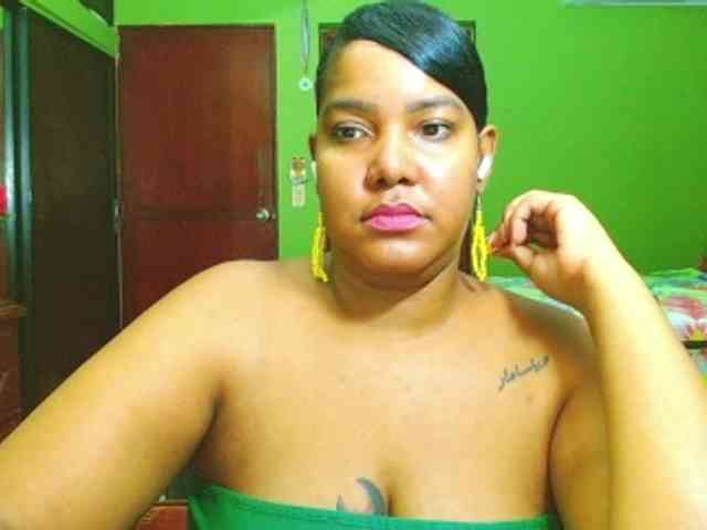 sarahlove16 webcam