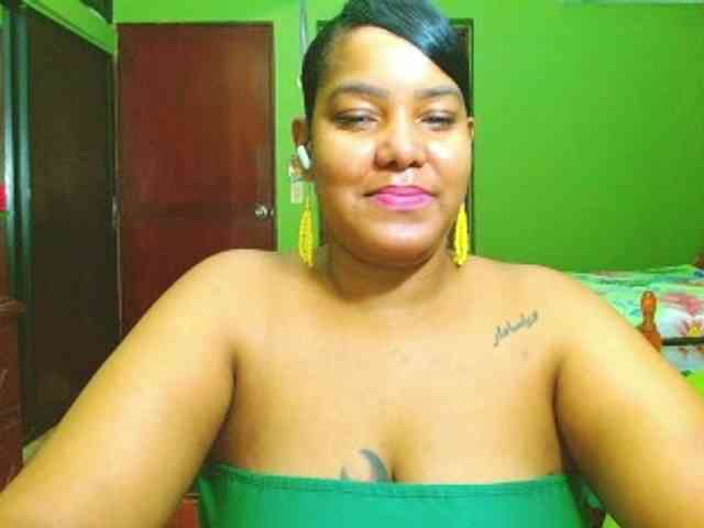 sarahlove16 webcam