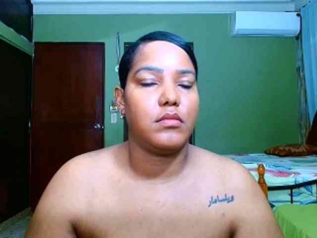 sarahlove16 webcam