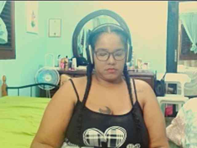 sarahlove16 webcam