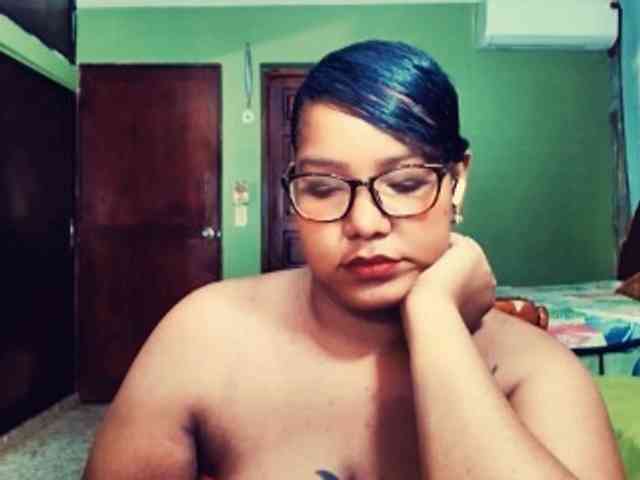 sarahlove16 webcam
