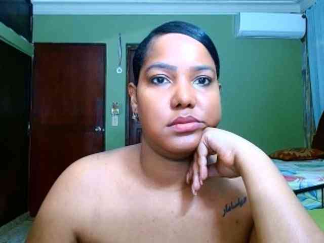 sarahlove16 webcam