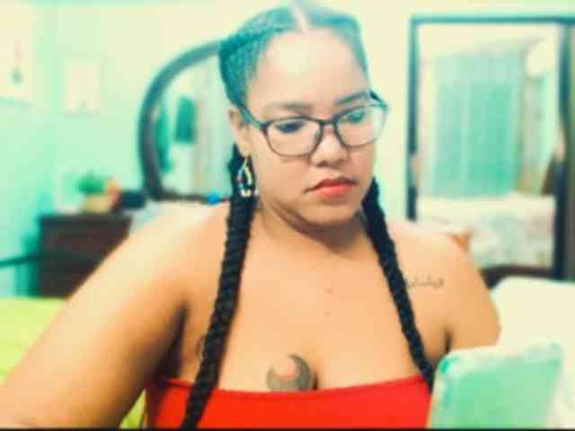 sarahlove16 webcam