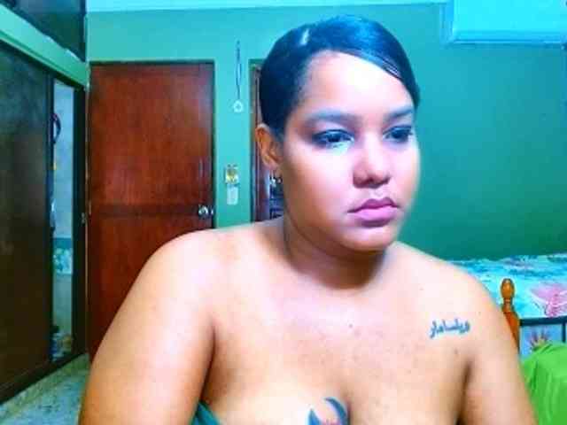 sarahlove16 webcam