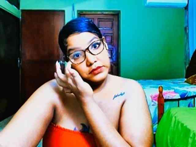 sarahlove16 webcam