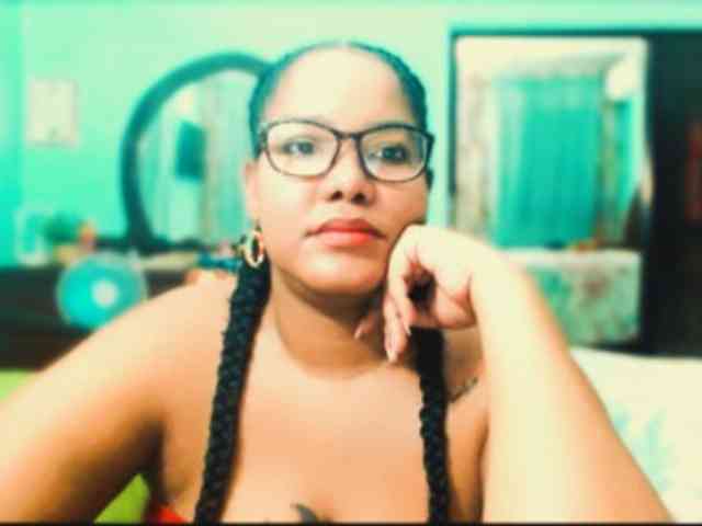 sarahlove16 webcam