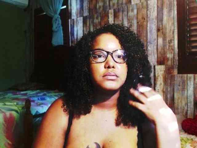 sarahlove16 webcam