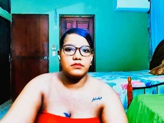 sarahlove16 webcam