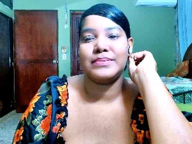sarahlove16 webcam