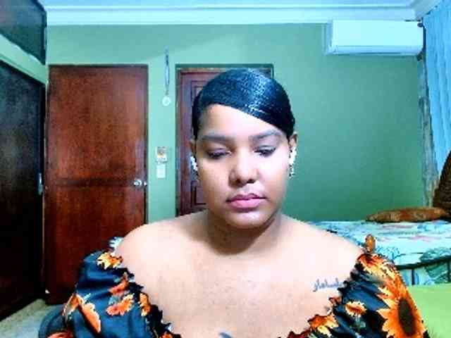 sarahlove16 webcam