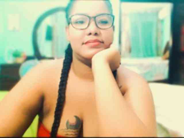 sarahlove16 webcam