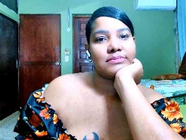 sarahlove16 webcam