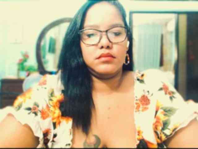 sarahlove16 webcam
