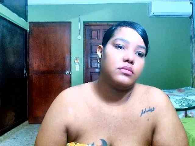 sarahlove16 webcam