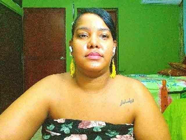 sarahlove16 webcam