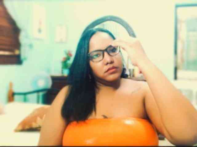 sarahlove16 webcam