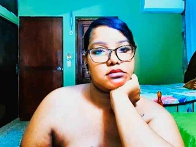 sarahlove16 webcam