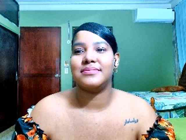 sarahlove16 webcam