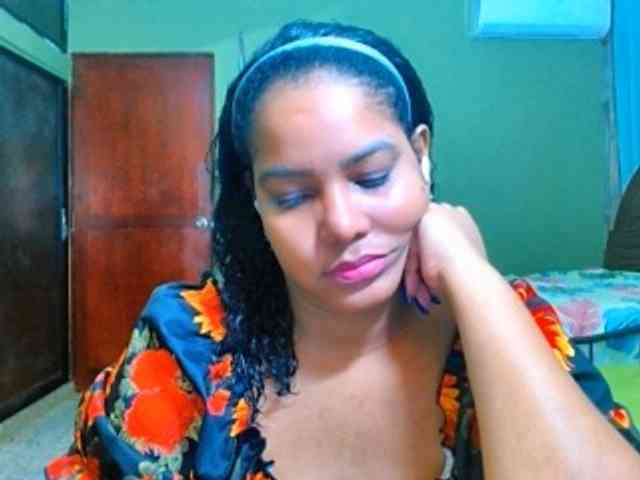 sarahlove16 webcam