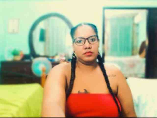 sarahlove16 webcam