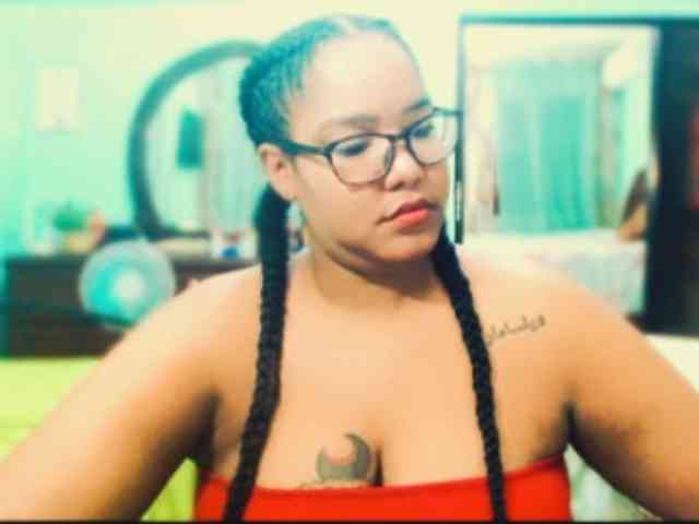 sarahlove16 webcam