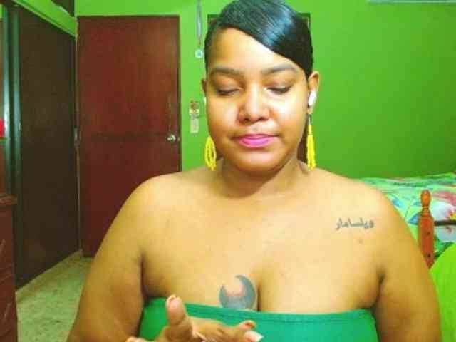 sarahlove16 webcam