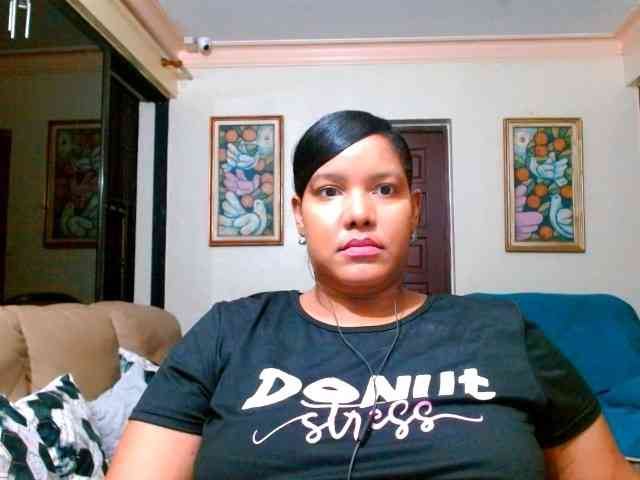 sarahlove16 webcam