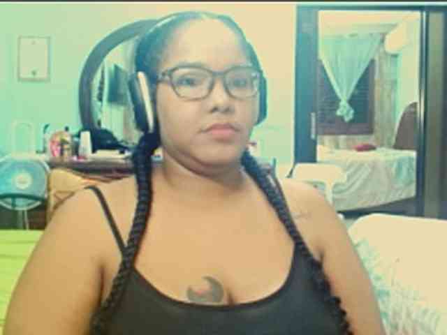 sarahlove16 webcam