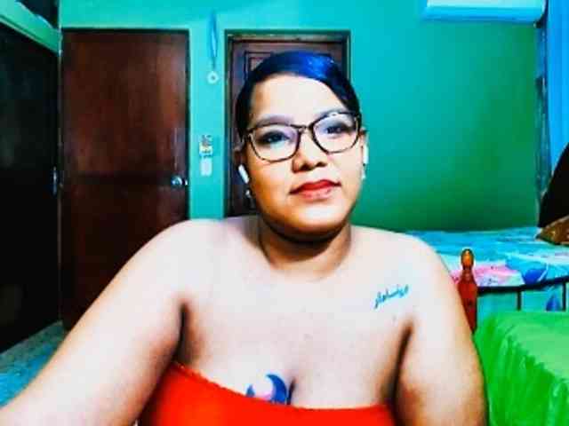 sarahlove16 webcam