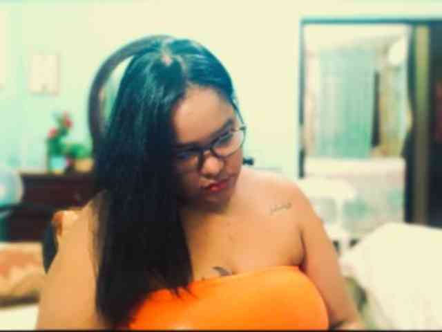 sarahlove16 webcam